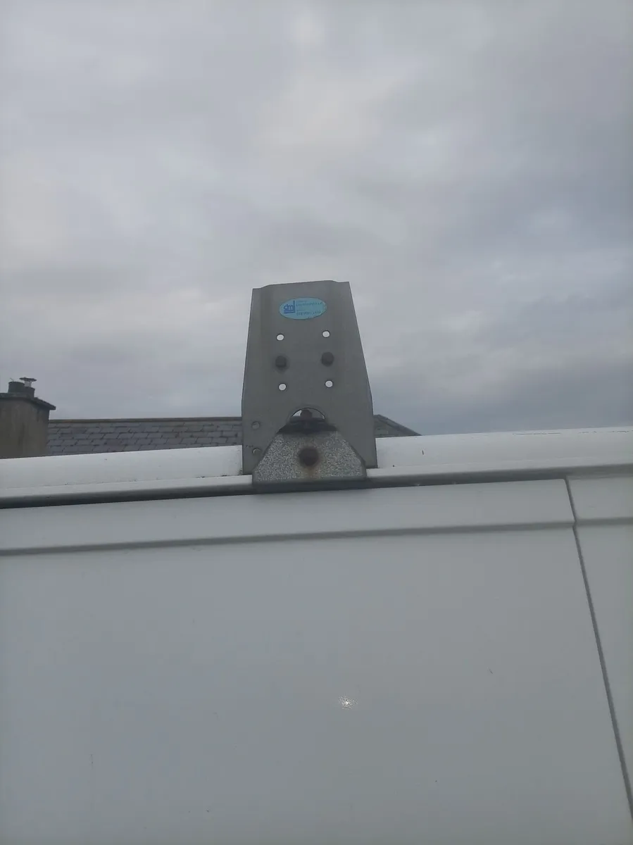 Roof racks - Image 1