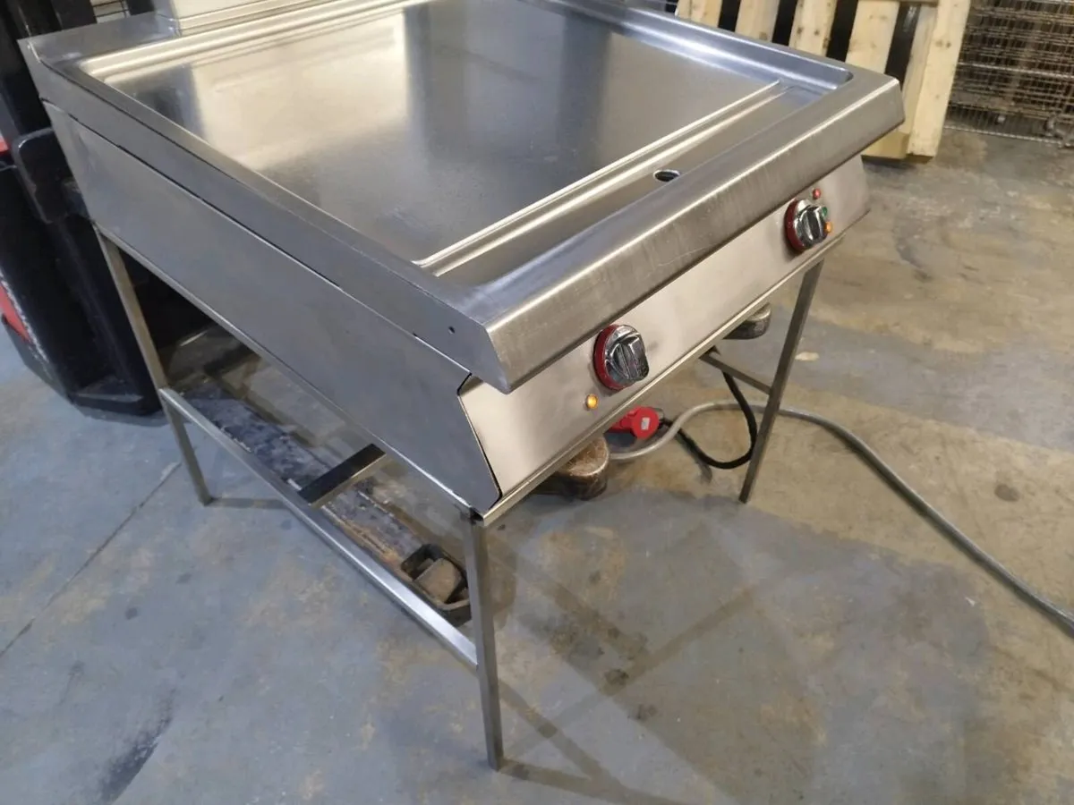 CROME  GRILL - Image 1