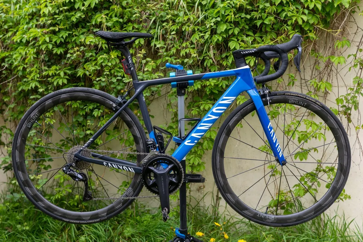 Canyon Ultimate CF SLX –Ultegra Di2–Carbon Wheels - Image 1
