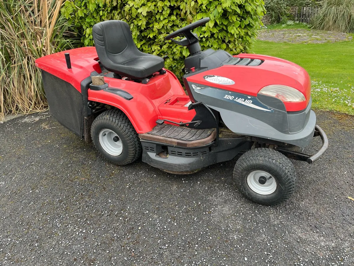 Castlegarden hydro electric clutch ride on lawn - Image 1