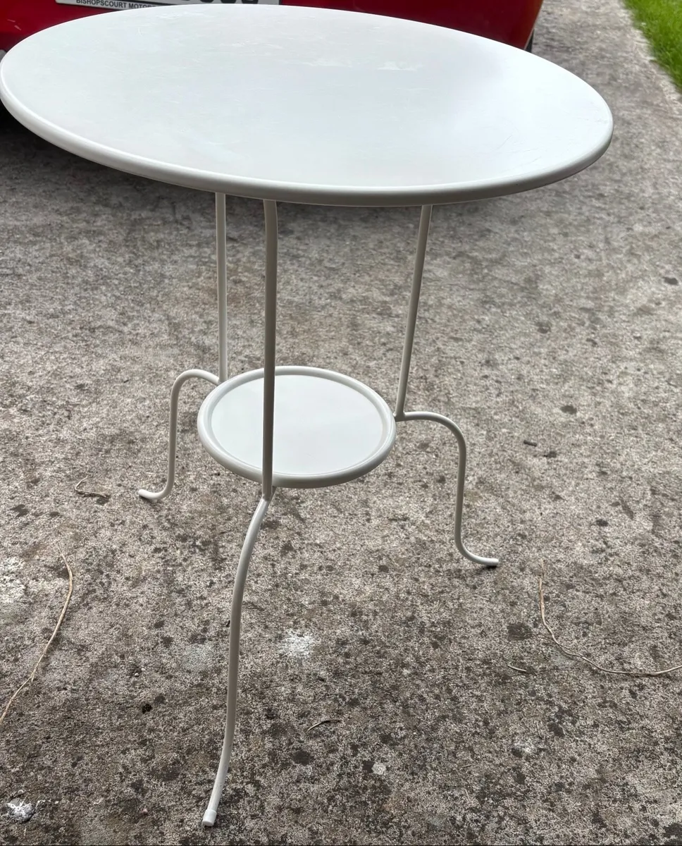 Lamps, mirror, table - Image 1