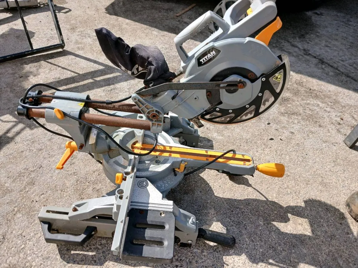 Chop saw - Image 1