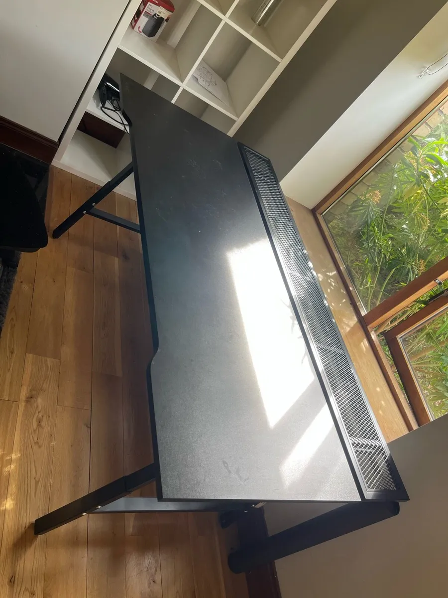 Black desk Large - Image 1