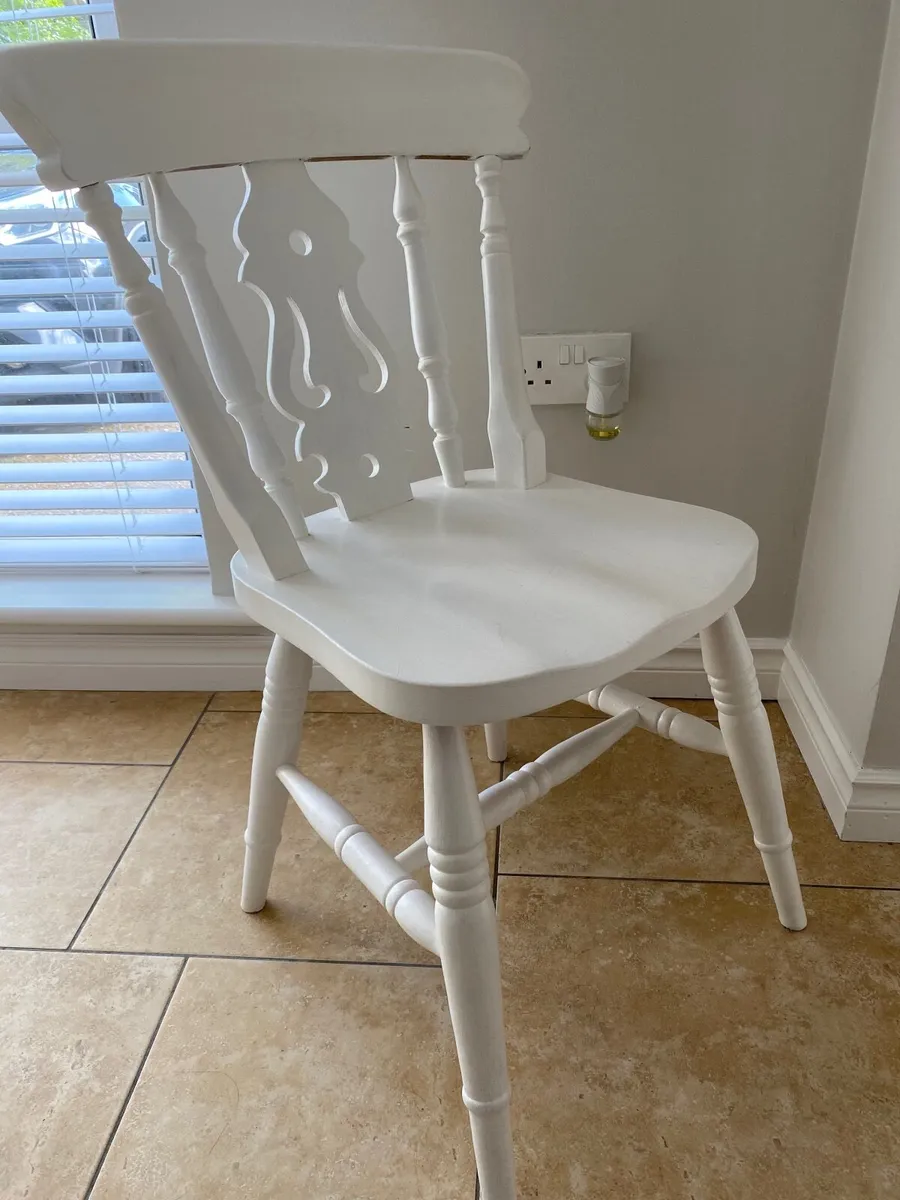 Kitchen table and chairs - Image 4