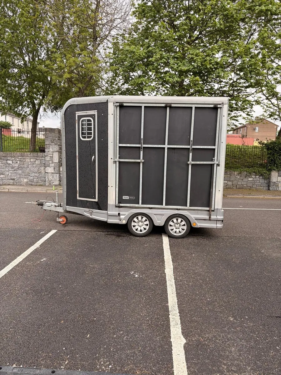 Horse box - Image 2