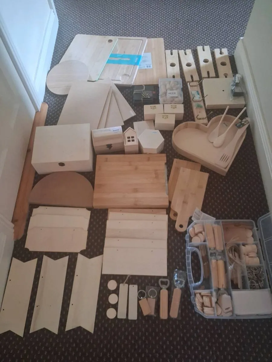 Lazer Engraving machine and wood bundle - Image 1