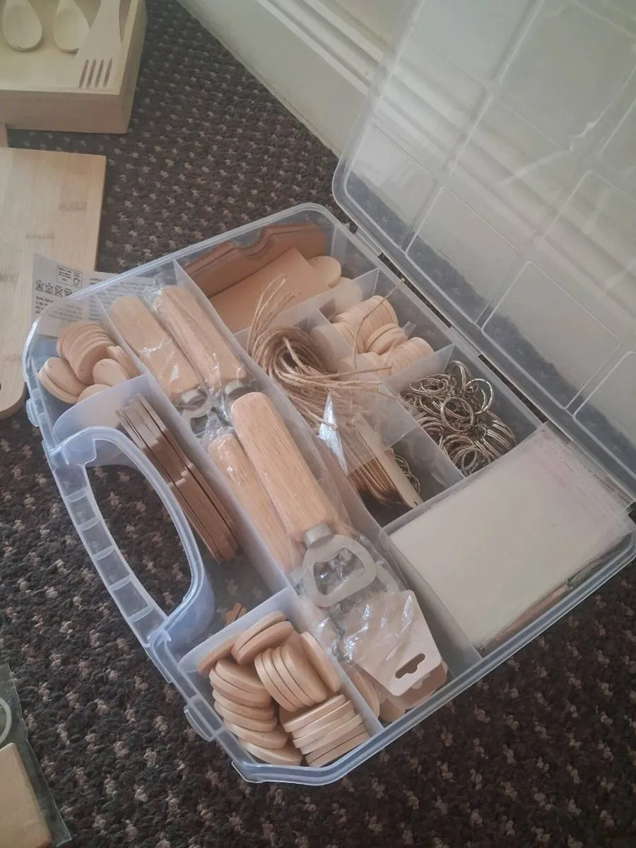 Lazer Engraving machine and wood bundle - Image 2
