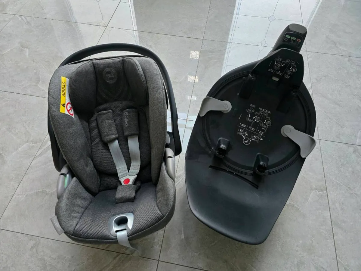 Cybex Cloud T Plus Car Seat & Base T 360° Rotating - Image 1
