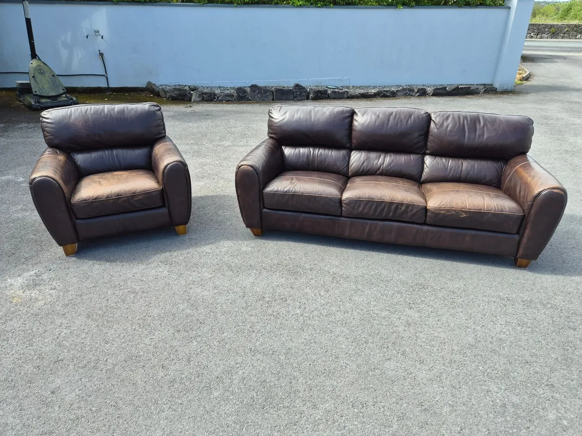 2 Piece Leather sofa set - Image 1