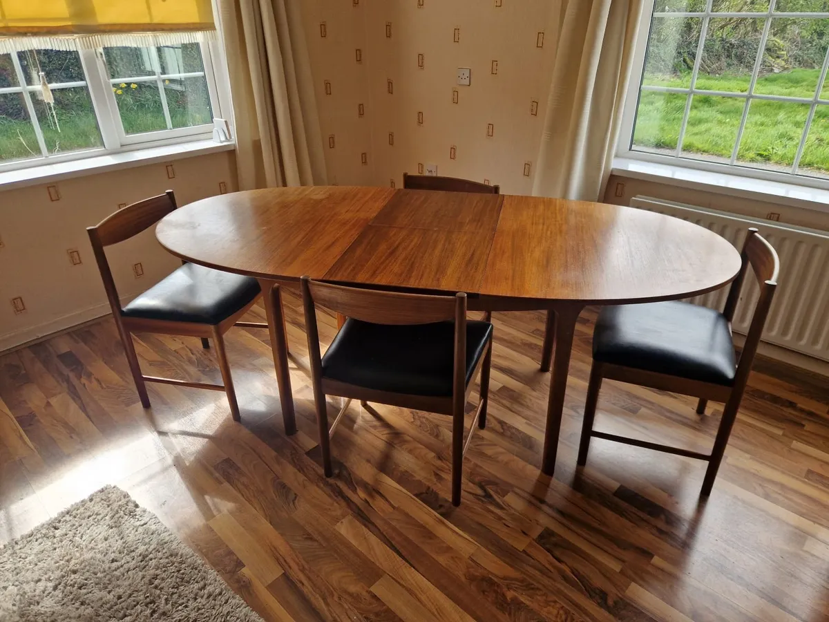Dining Table & 6 Chairs - Image 1
