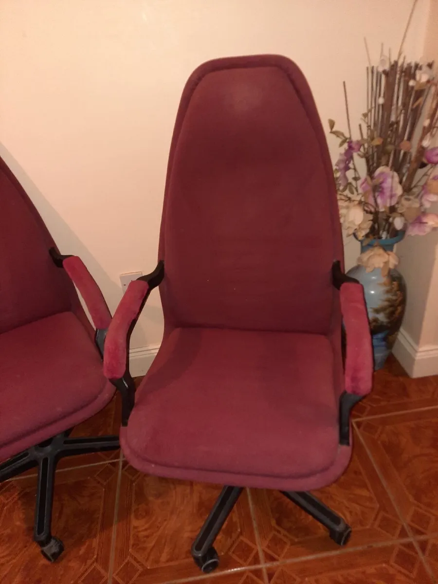 Pair of vintage office chairs - Image 3