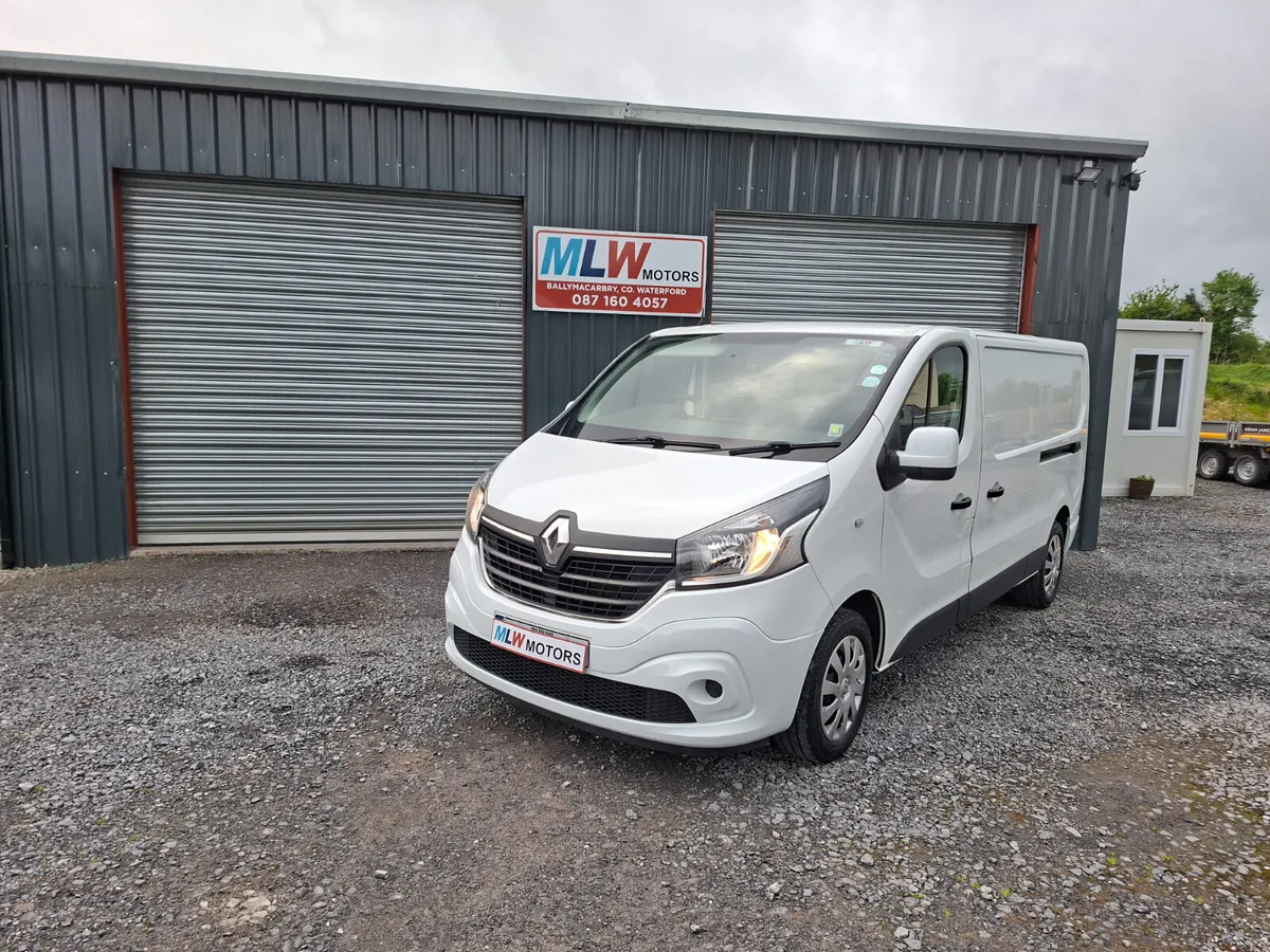 Renault Trafic 211 LWB 2.0L Excellent Condition - Image 2