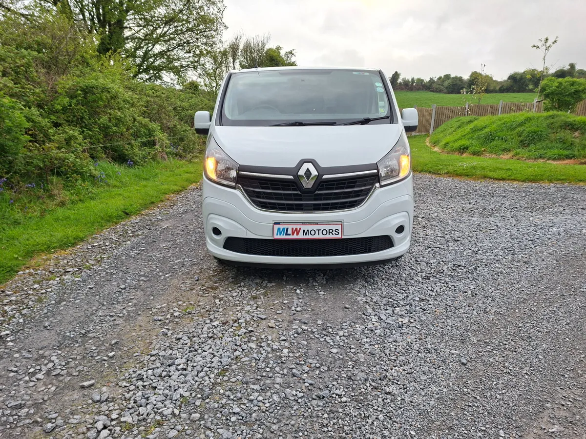 Renault Trafic 211 LWB 2.0L Excellent Condition - Image 3