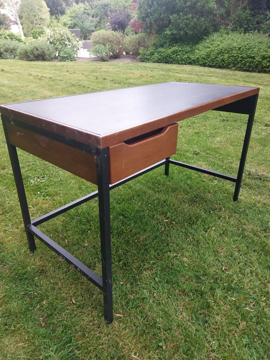 Study desk - Image 4
