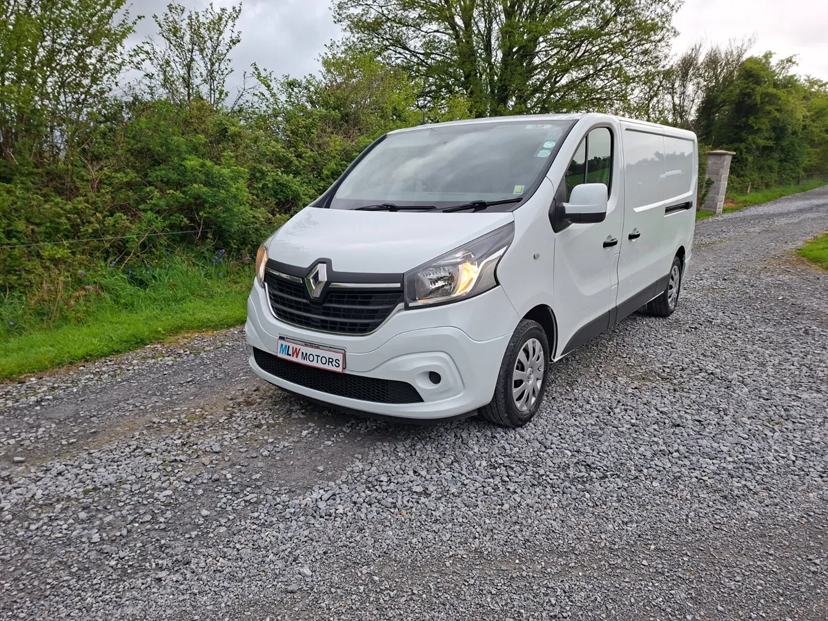 Renault Trafic 211 LWB 2.0L Excellent Condition - Image 4
