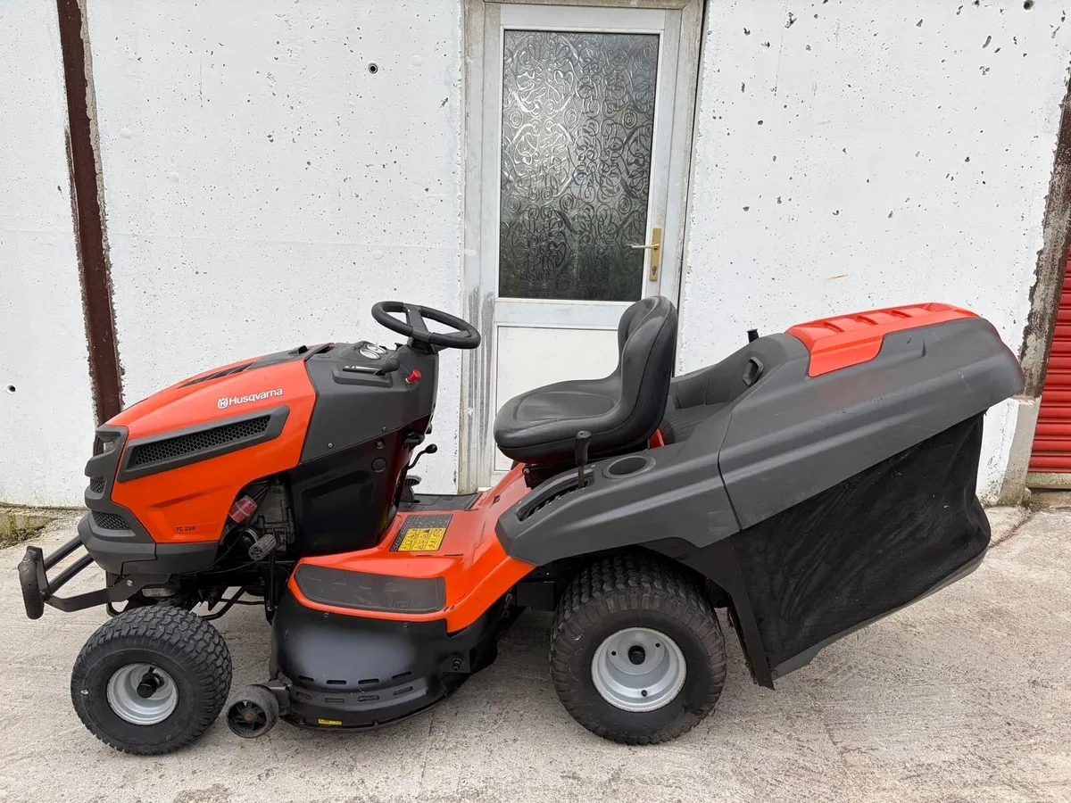 RIDE ON LAWNMOWER - Image 1