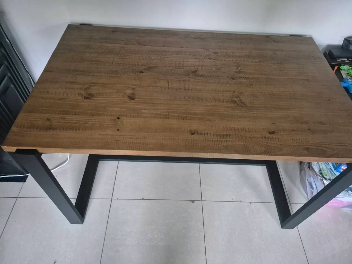 Kitchen table - Image 2