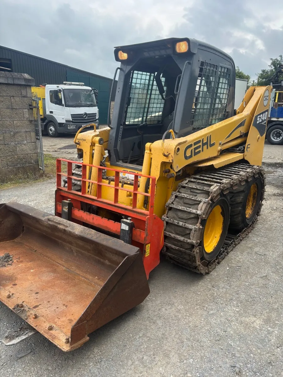 Gehl skid steer - Image 2