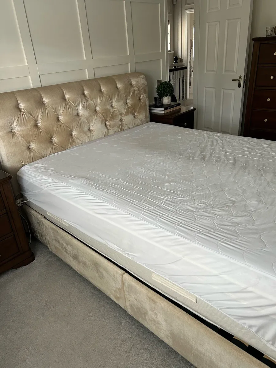 King bed - Image 3