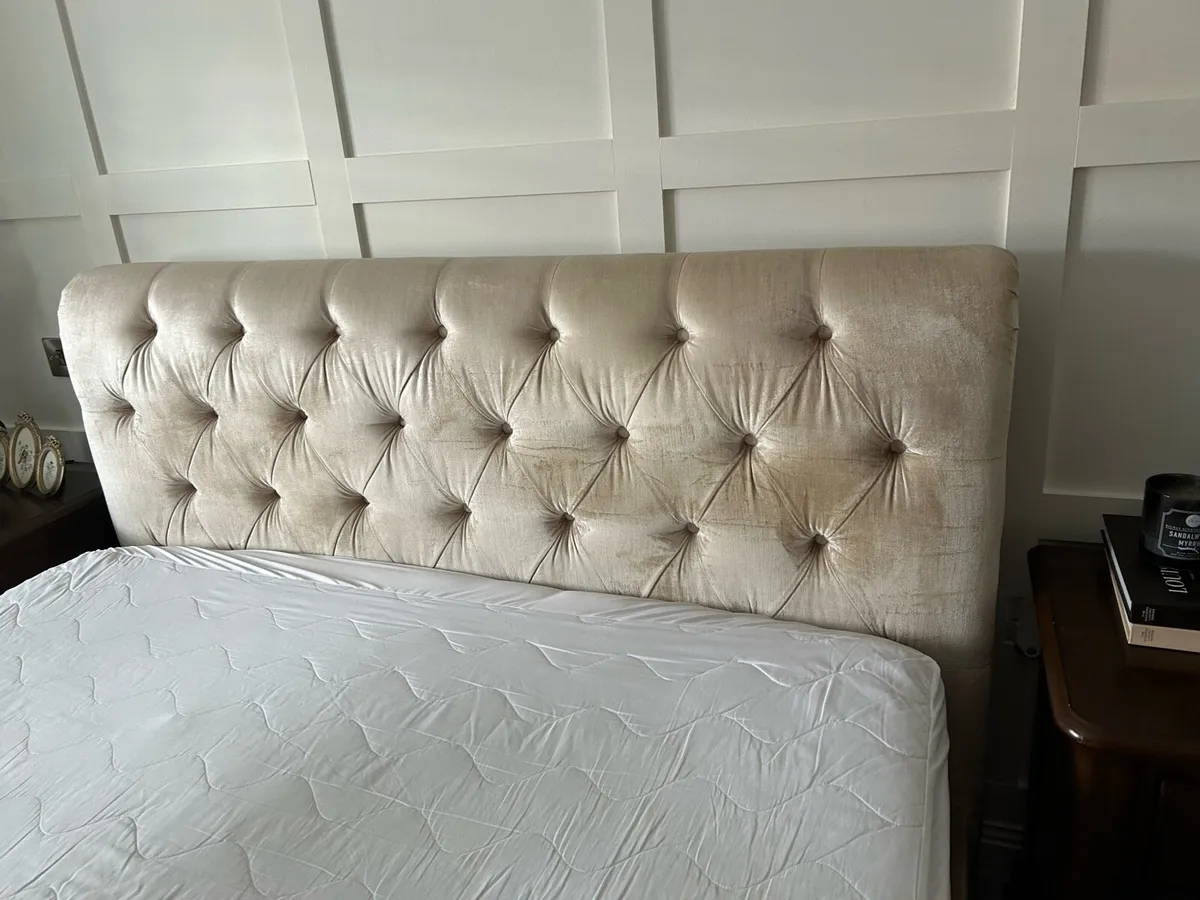 King bed - Image 4