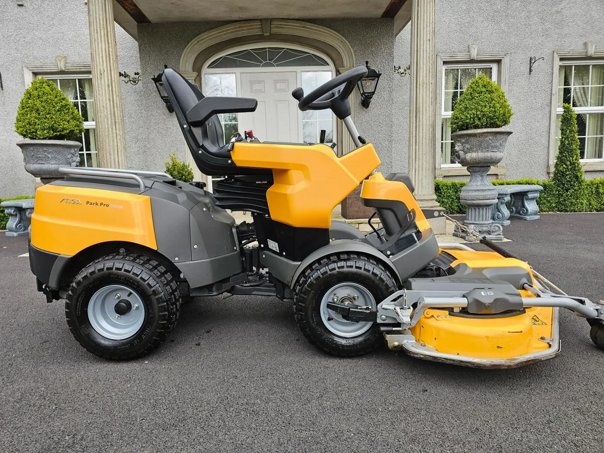Ride on lawnmower - Image 2