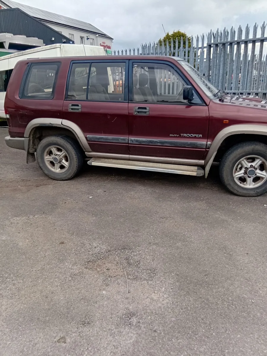 Isuzu Trooper for parts 2002. - Image 1
