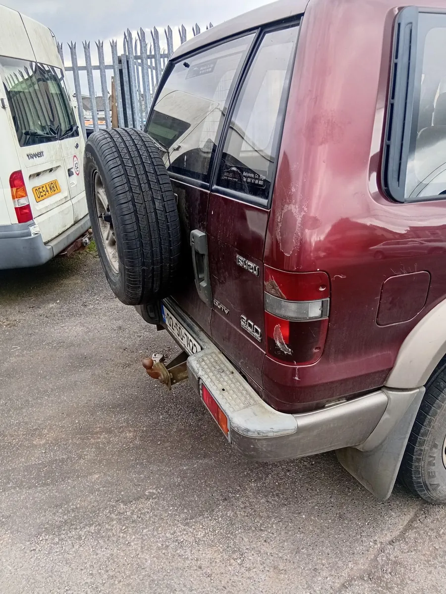 Isuzu Trooper for parts 2002. - Image 2