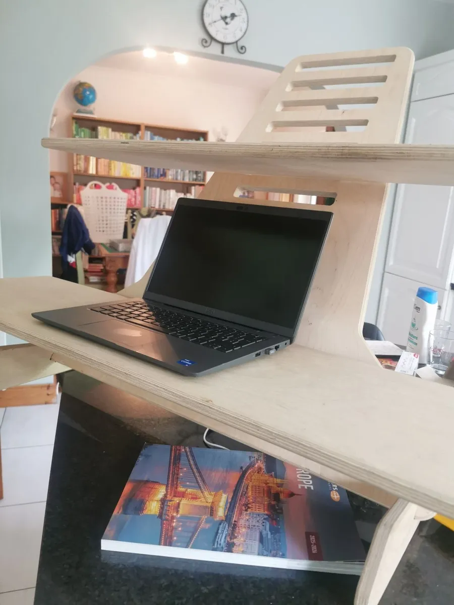 Standing desk - Image 2
