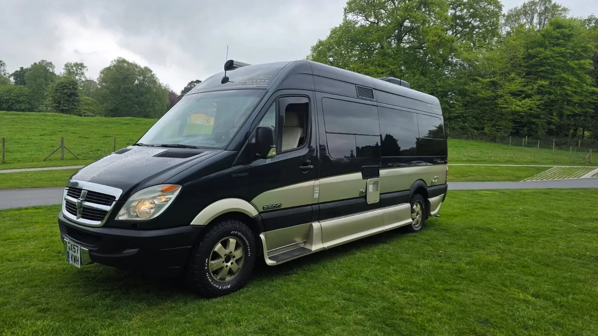 Mercedes-Benz Winnebago camper van - Image 1