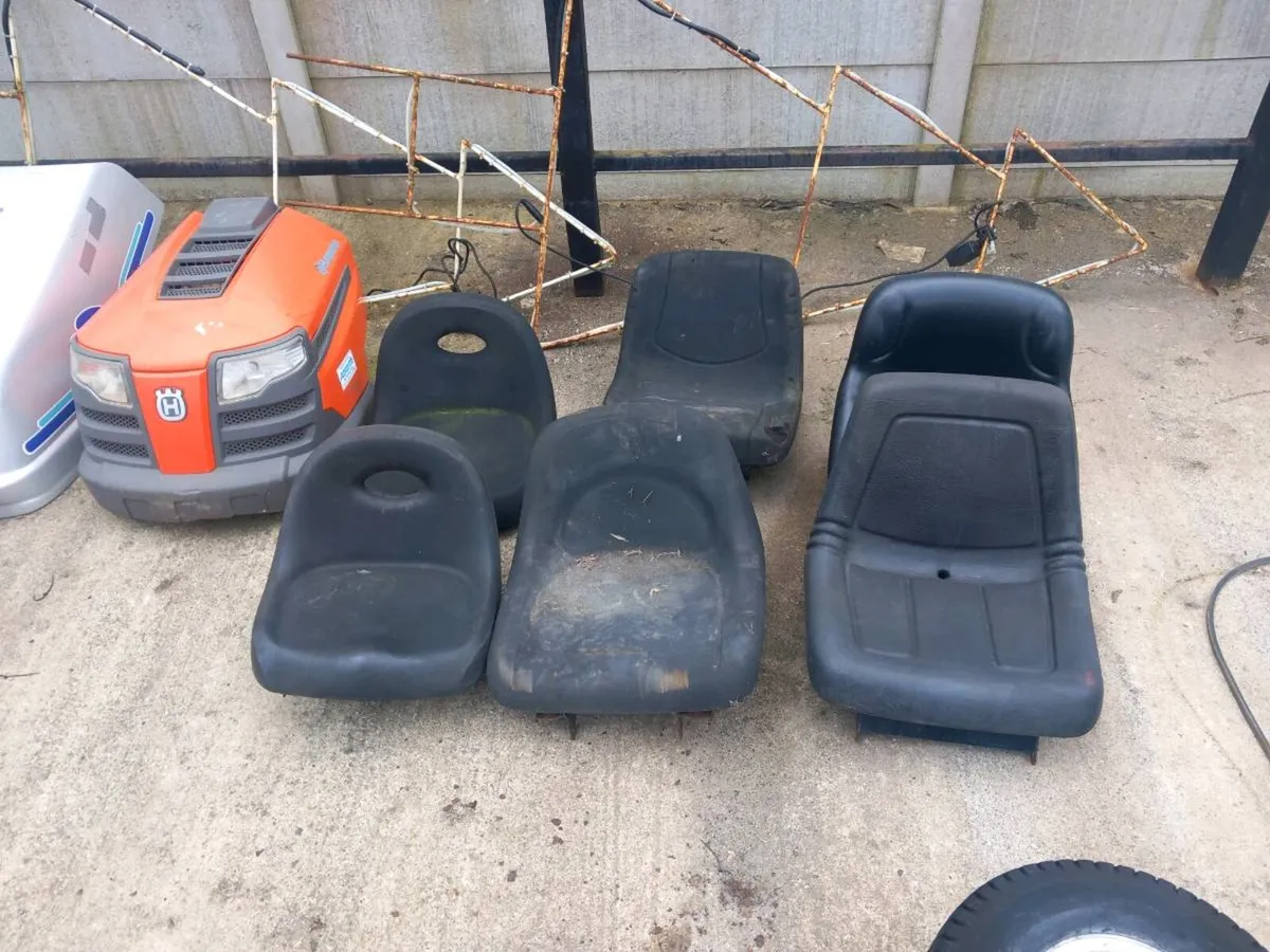 Bonnets and seat's for sale - Image 2