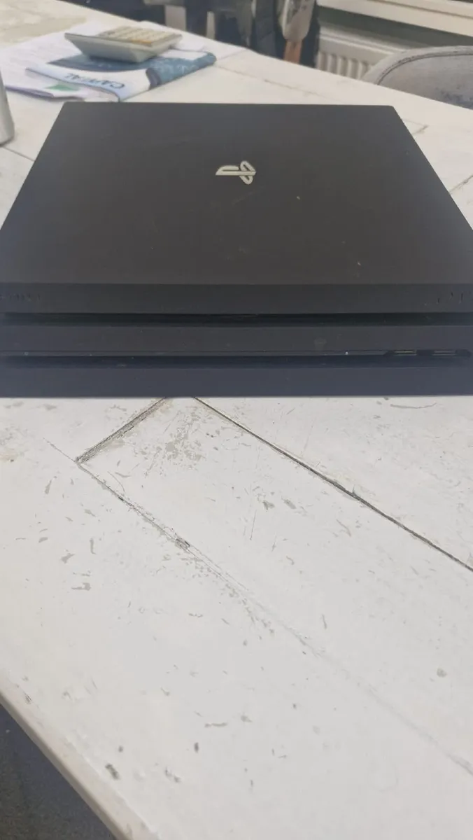 PS4 Pro - Image 2