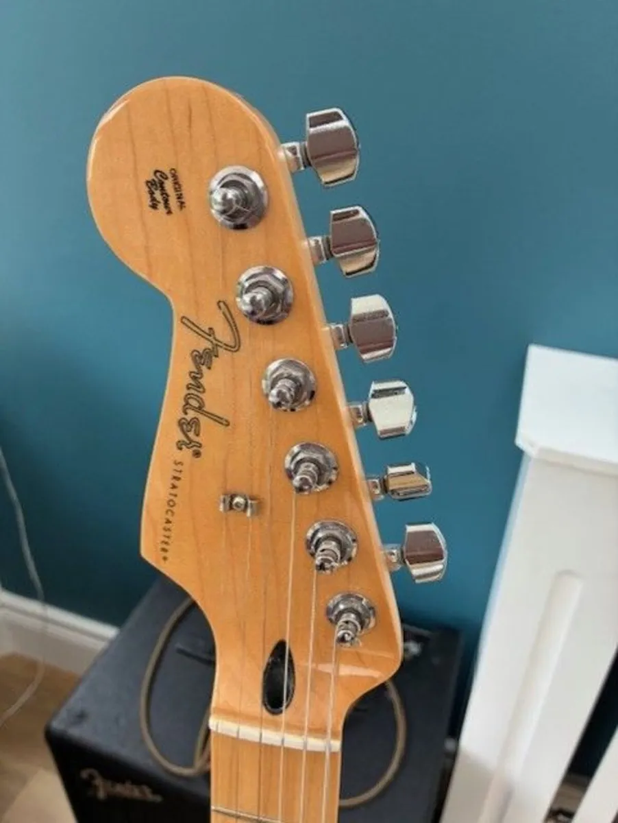 FENDER MEXICAN PLAYER STRATOCASTER LEFT HANDED - Image 1