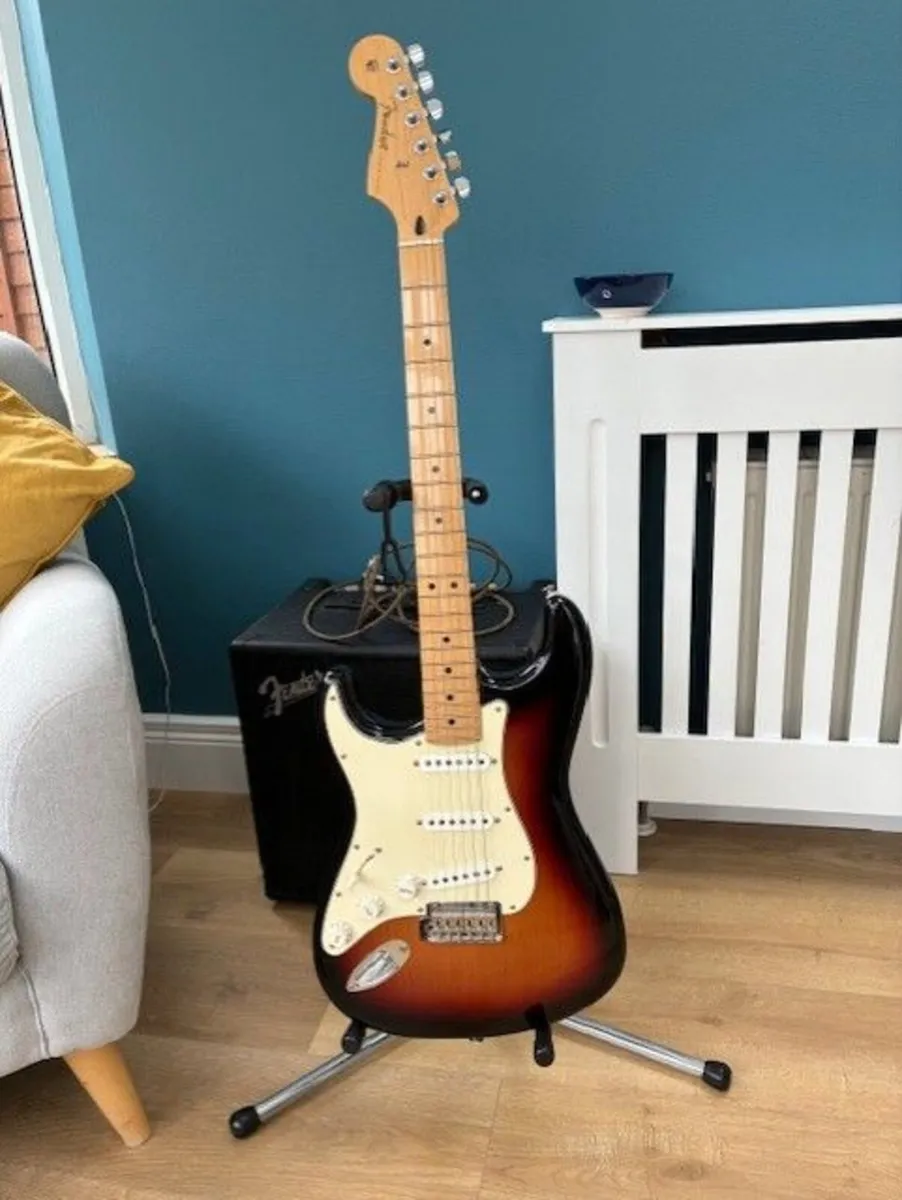 FENDER MEXICAN PLAYER STRATOCASTER LEFT HANDED - Image 2