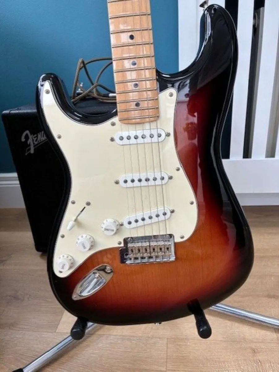 FENDER MEXICAN PLAYER STRATOCASTER LEFT HANDED - Image 3