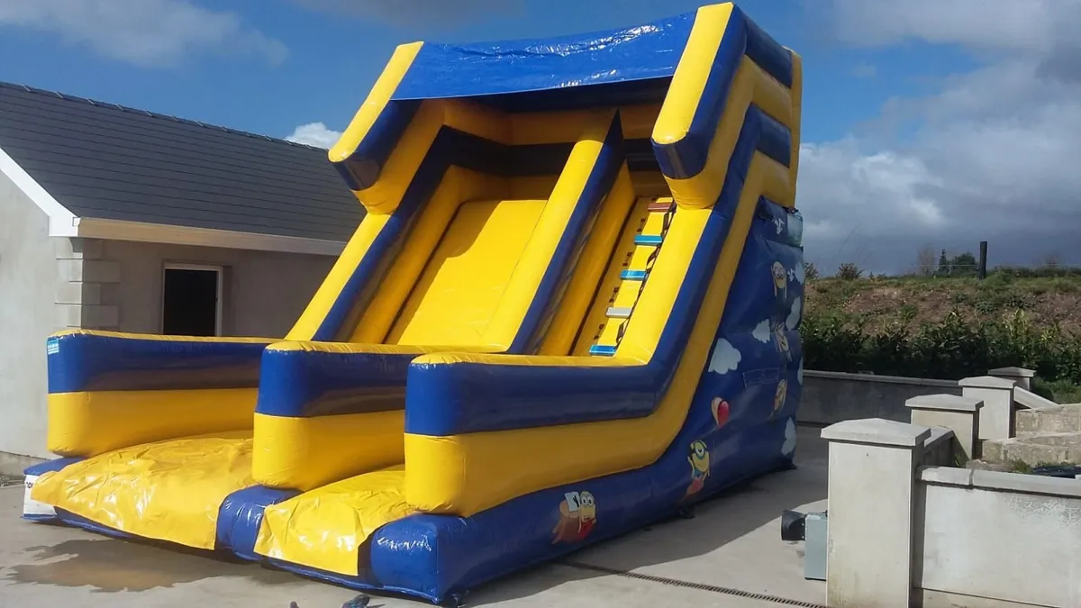 Bouncy castle - Image 1