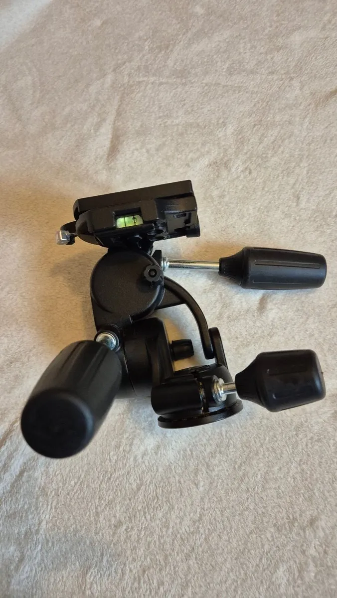 K & F Concept Camera Tripods & 2 Panoramic Heads - Image 2