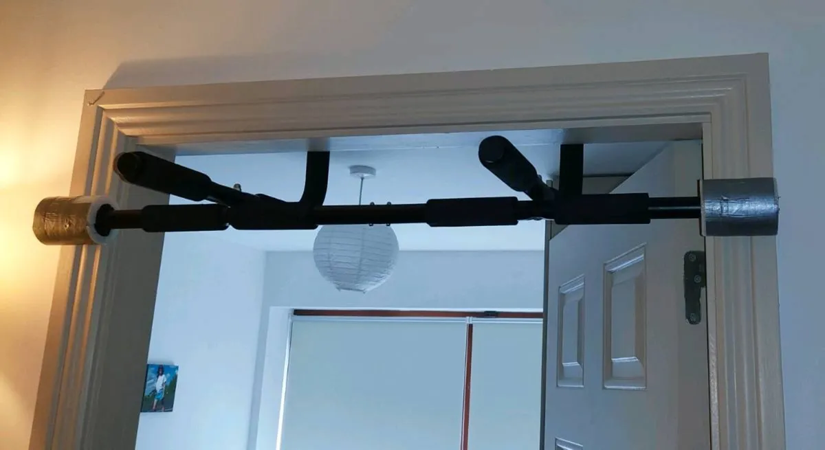 Pull up bar for door frame - Image 3