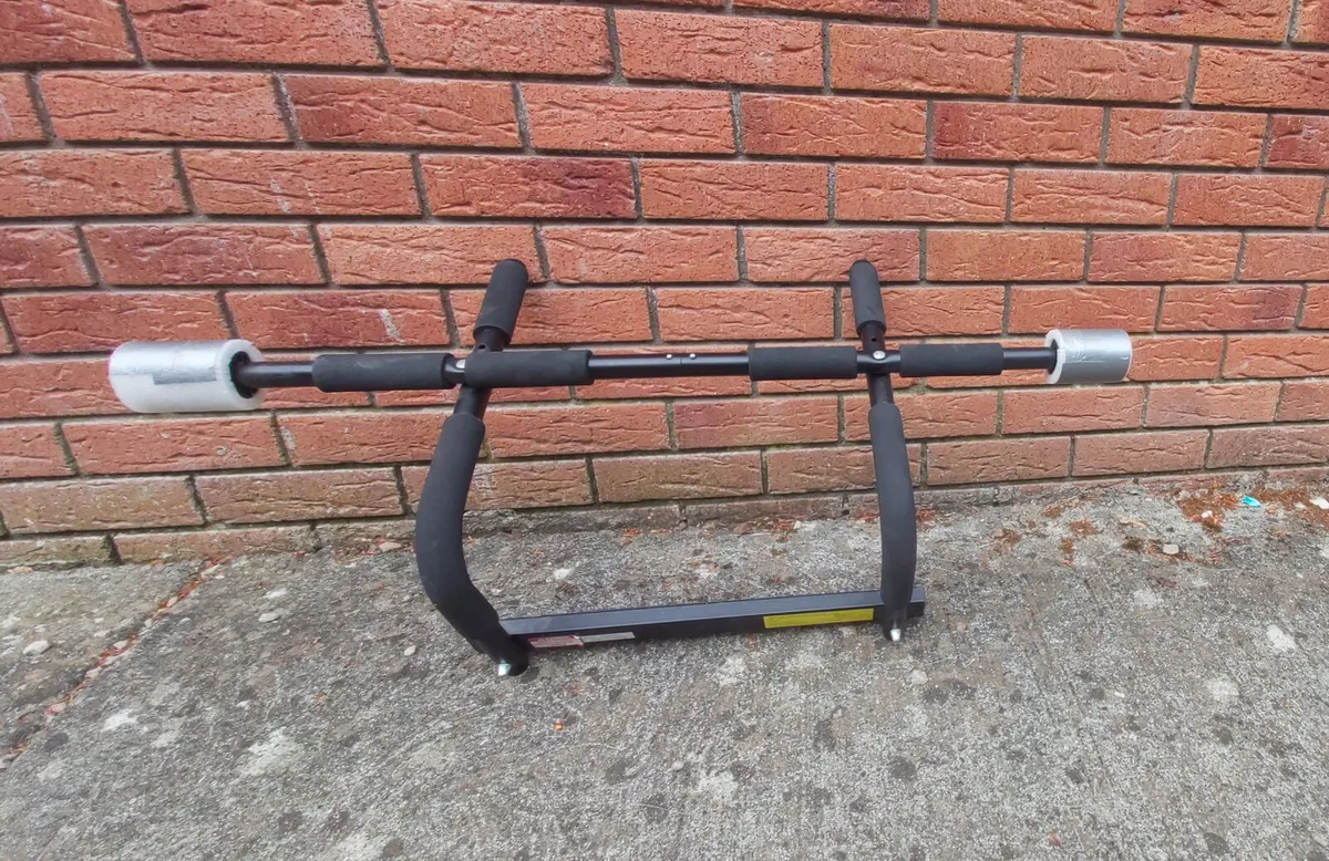 Pull up bar for door frame - Image 1