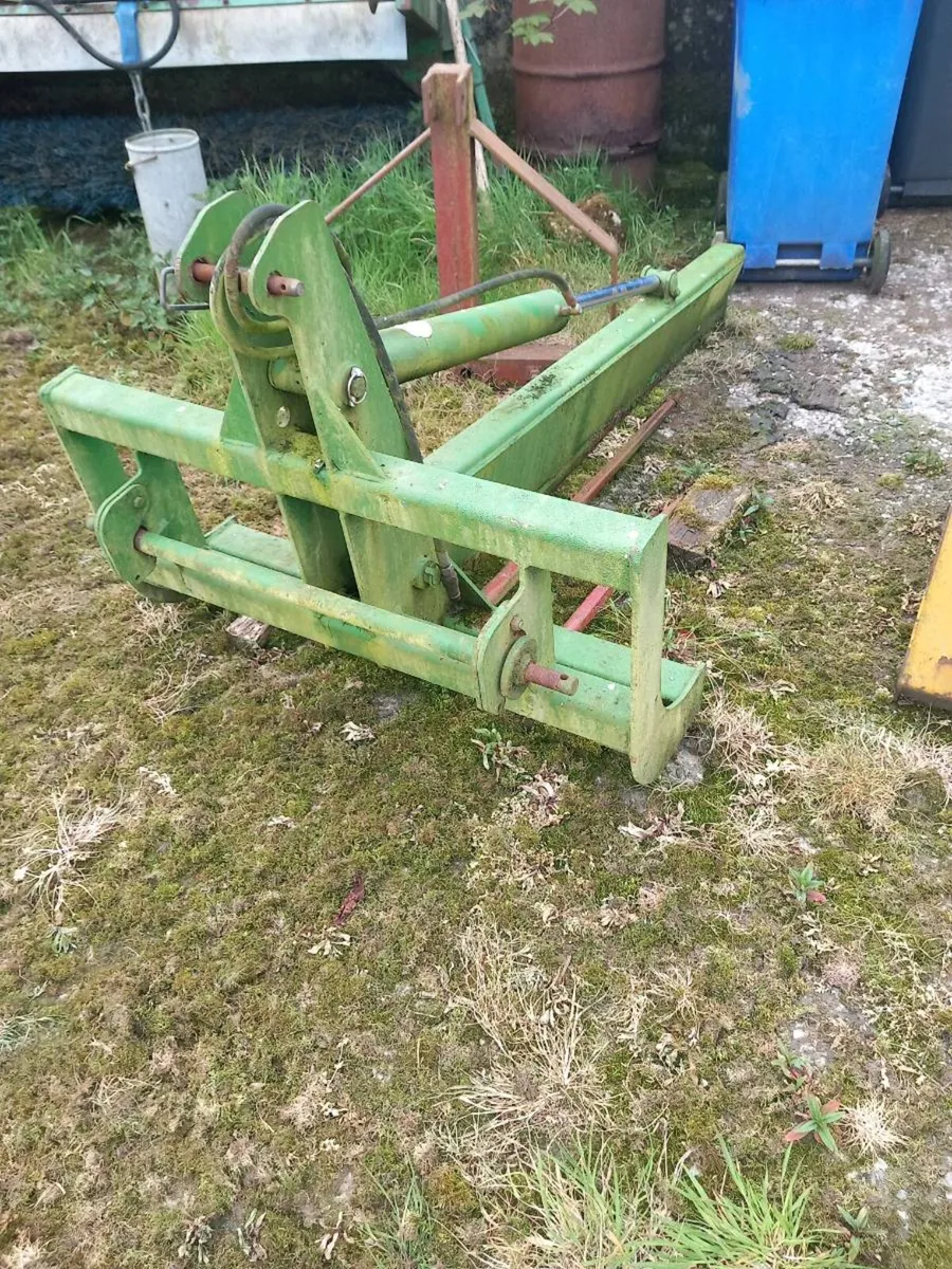 Bale splitter & Teagle  straw/silage shredder - Image 1