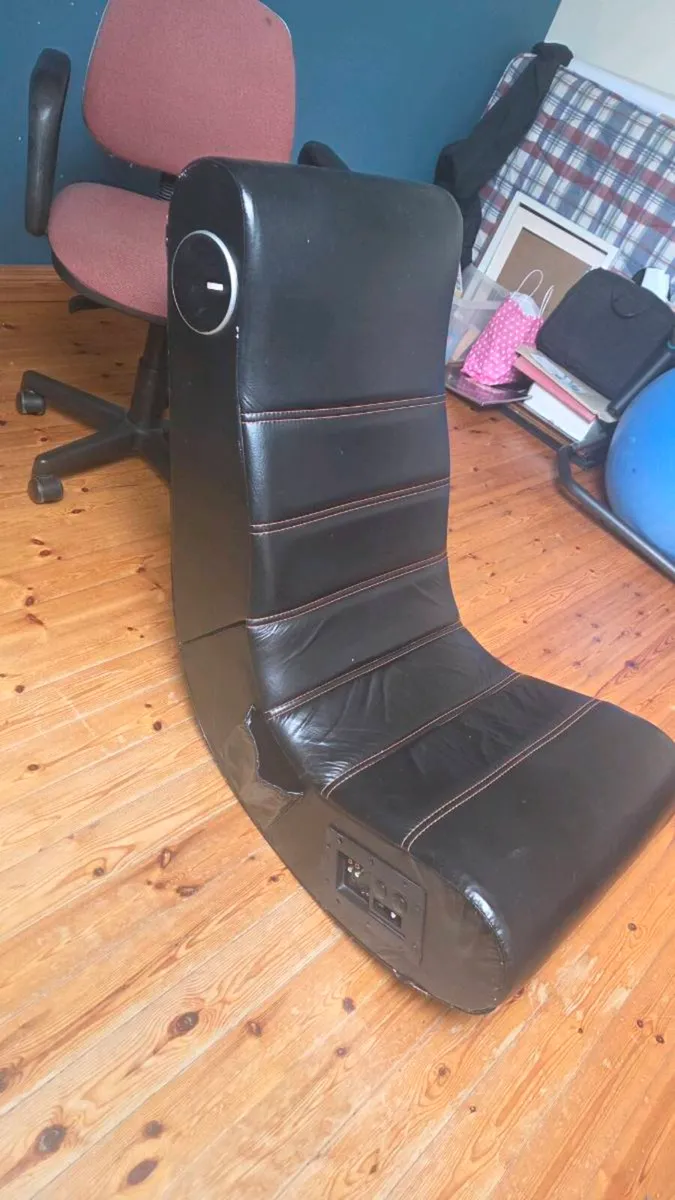 Games Chair - Image 3