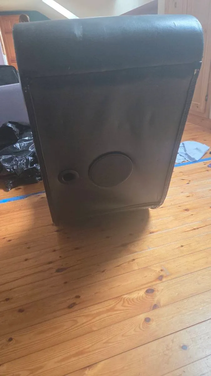Games Chair - Image 4