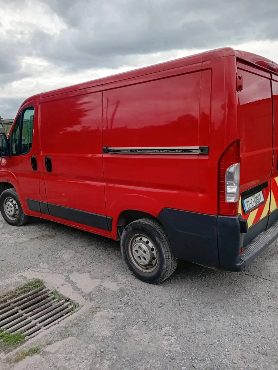 Van - Image 2
