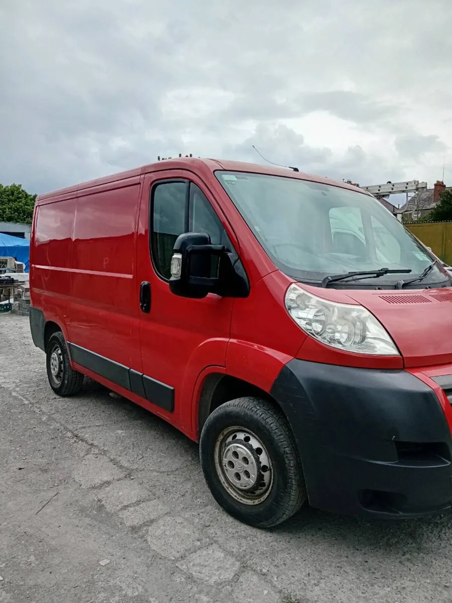 Van - Image 4
