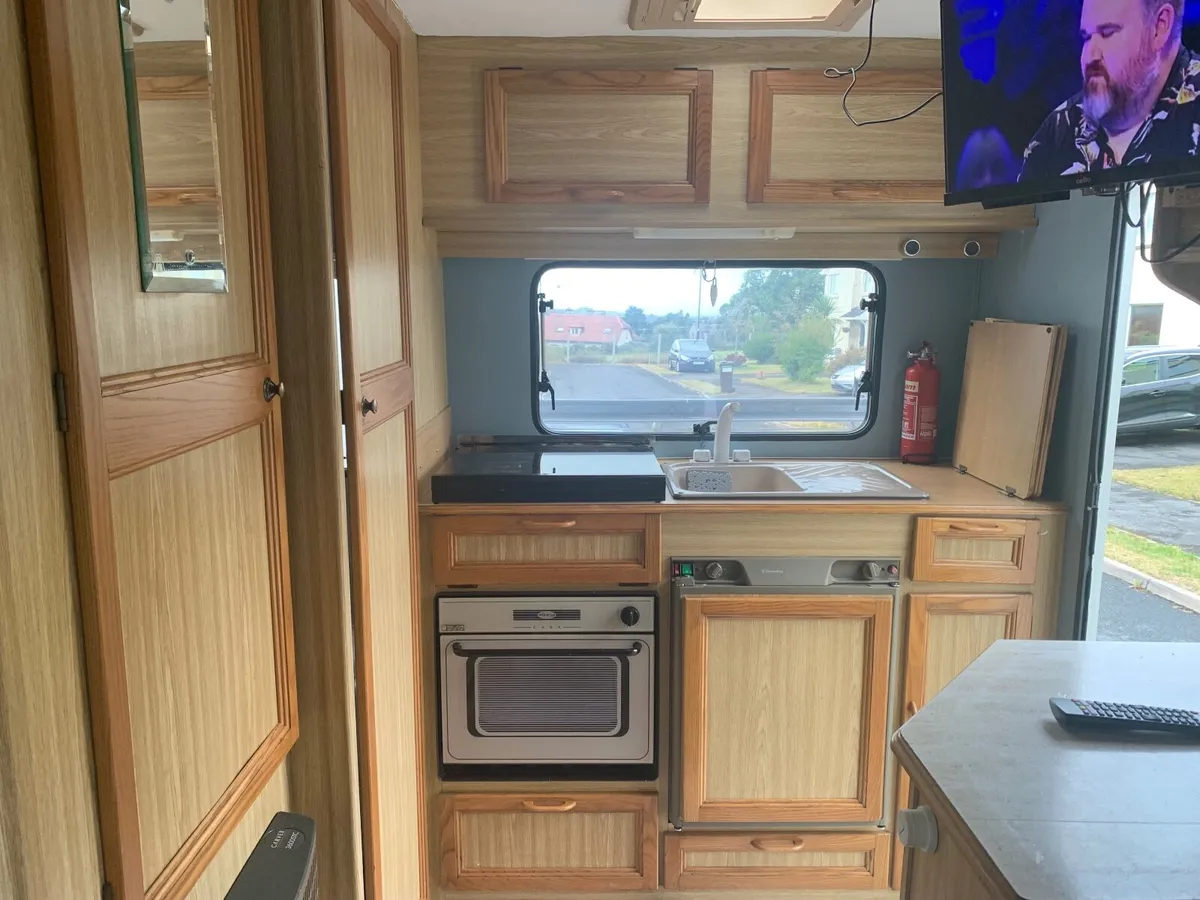 Camper Van - Image 3
