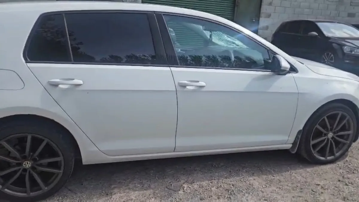 Vw Golf 1.6 TDI DSG 5DR 110HP Trendline - Image 4
