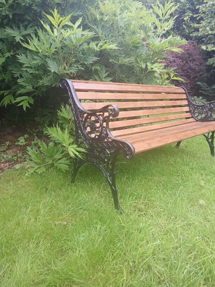 Cast iron and oak garden bench - Image 2