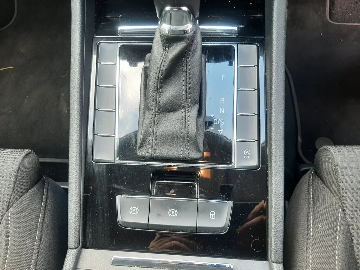 SKODA SUPERB 2.0 TDI DSH AUTOMATIC 2019 - Image 4