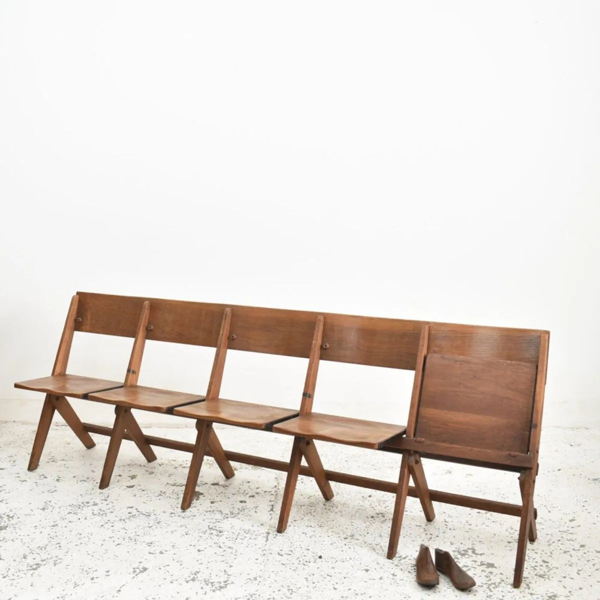 5 Seater folding Theatre bench - Image 3