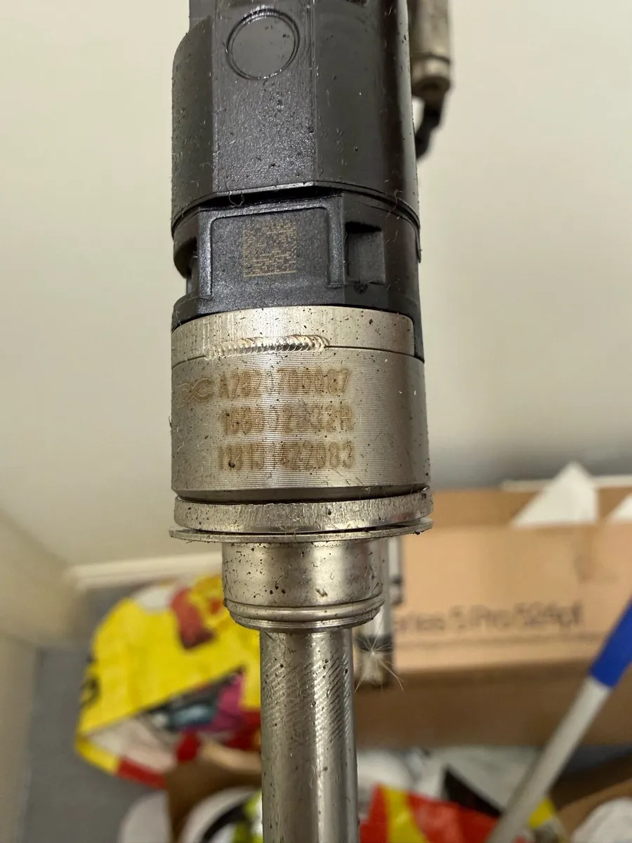 Mercedes A200 injectors + Fuel Rail - Image 4