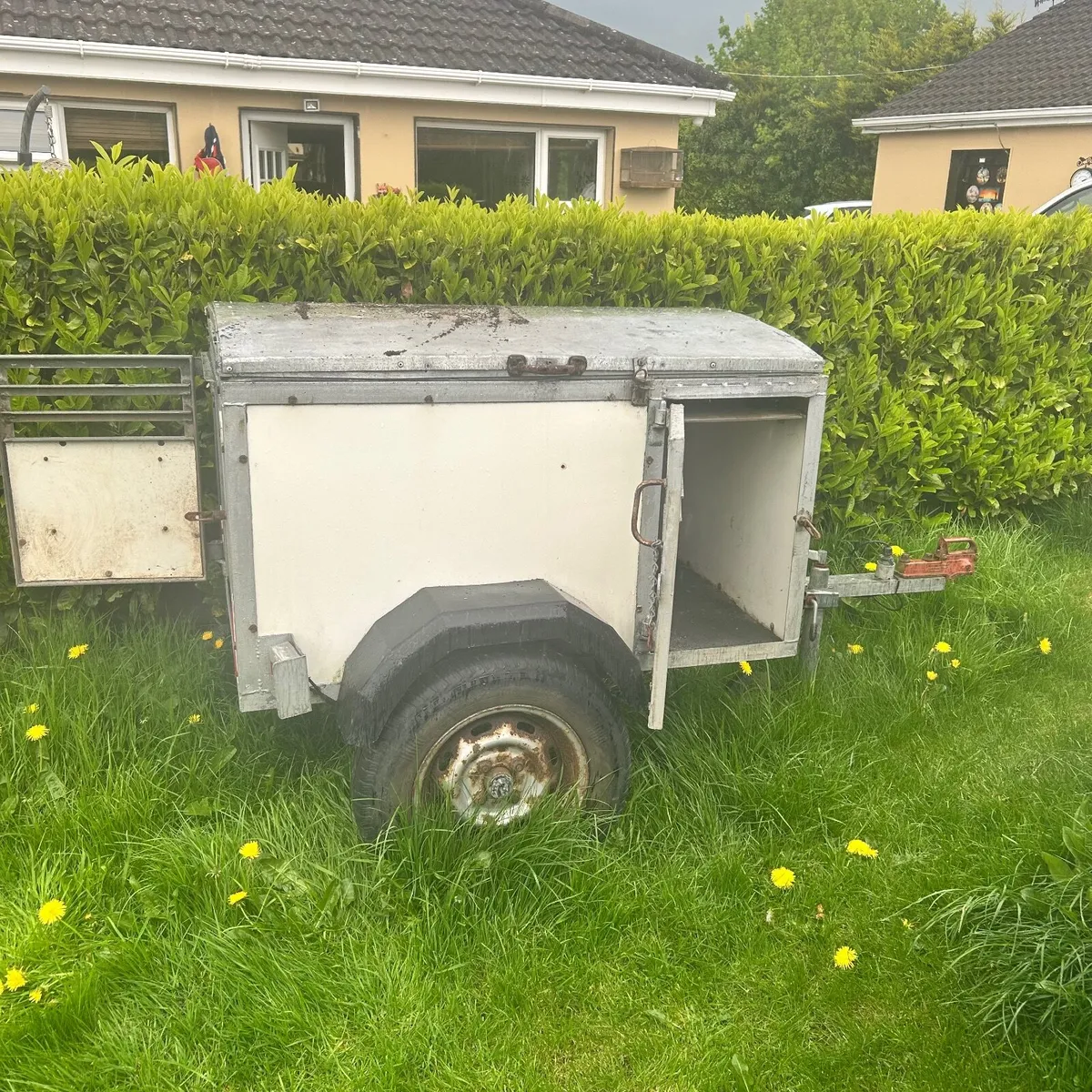 Dog Trailer - Image 2